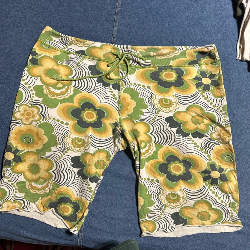 VINTAGE Lucky Brand Green and Yellow Floral Women's Bermudas